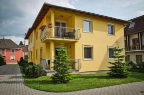 Отель Bodó Park Apartment  Хевиз